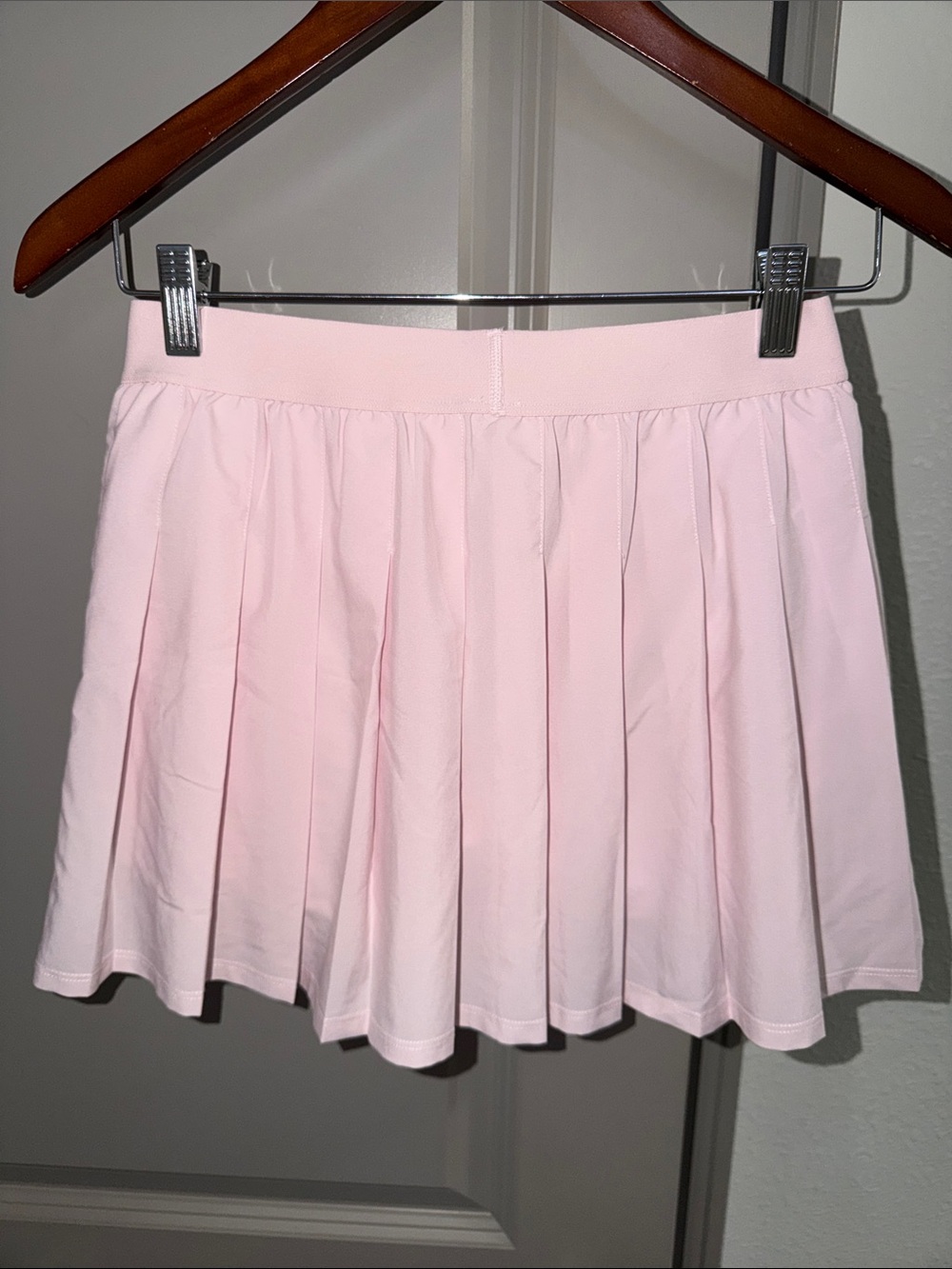 ALO Yoga Pleated Mini Skirt - Light pale pink S - Picture 3 of 5